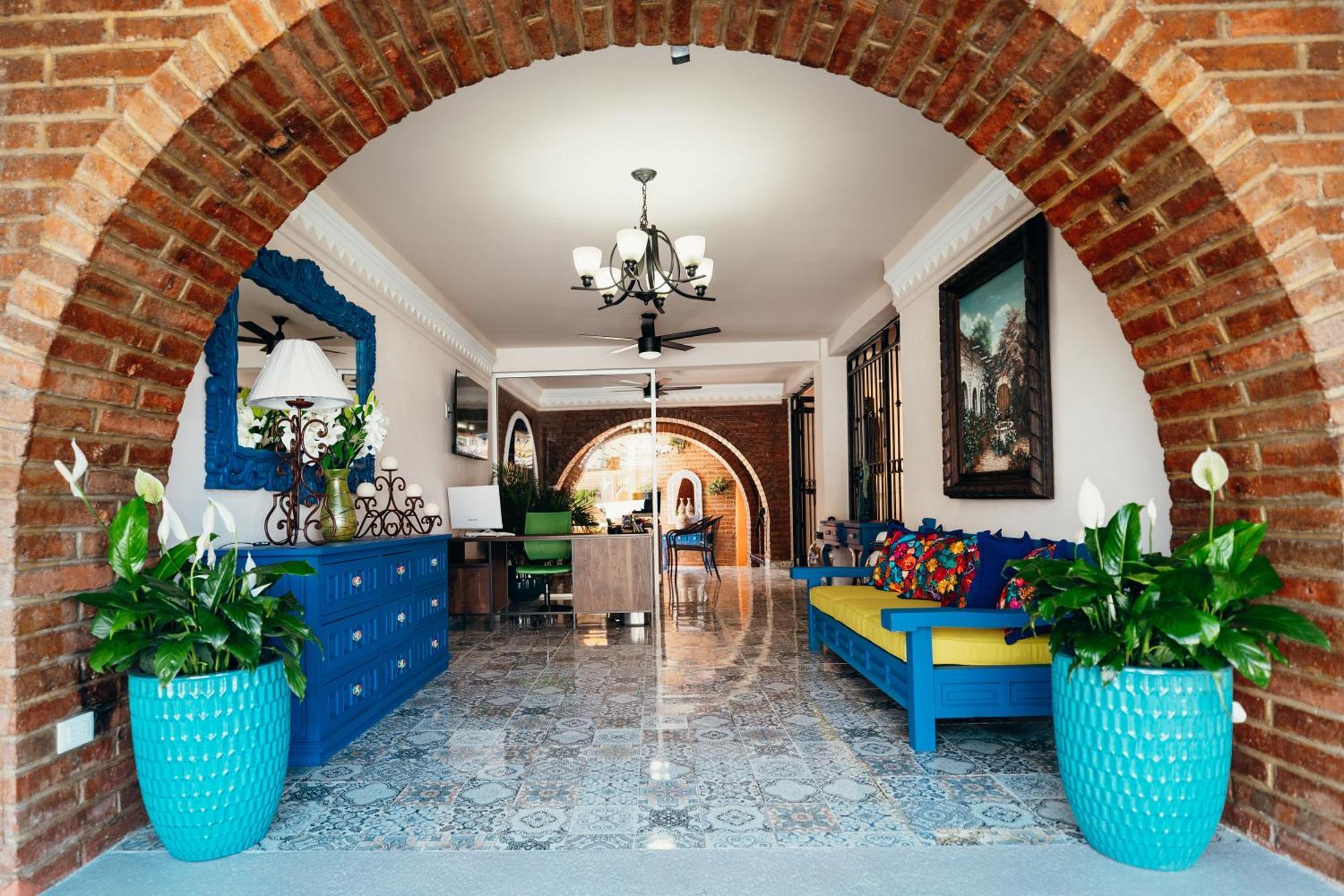 Boutique Hotel & Suites Hacienda Lord Twigg Пуэрто-Вальярта Экстерьер фото