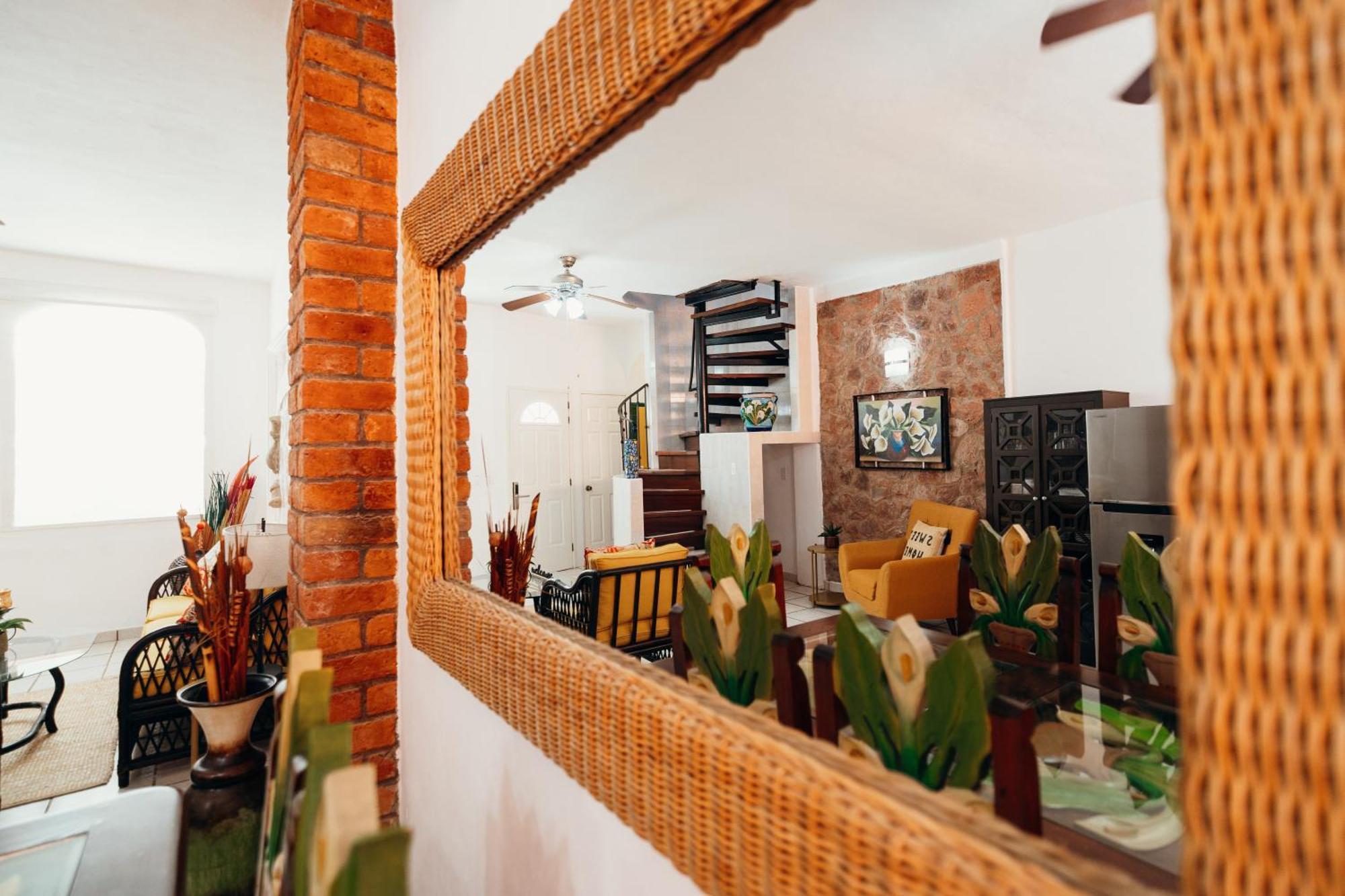 Boutique Hotel & Suites Hacienda Lord Twigg Пуэрто-Вальярта Экстерьер фото